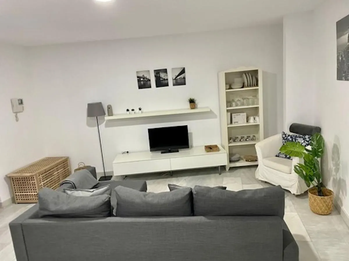 Holidays2Malaga Jinetes Junto Casco Historico & Parking Appartement